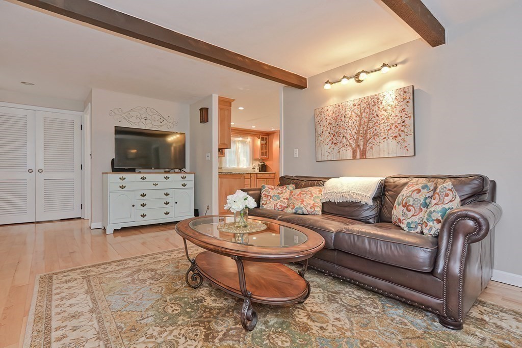 18 Coach Road Walpole, MA 02081 - Photo 16 of 42 Gallery Image 16