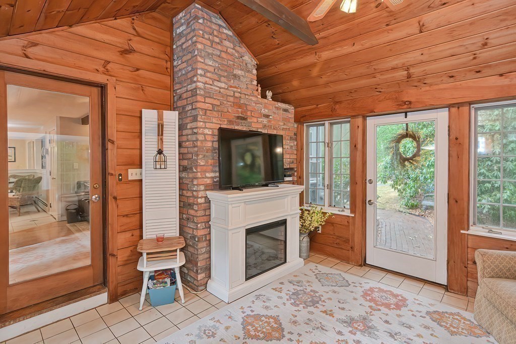 18 Coach Road Walpole, MA 02081 - Photo 20 of 42 Gallery Image 20