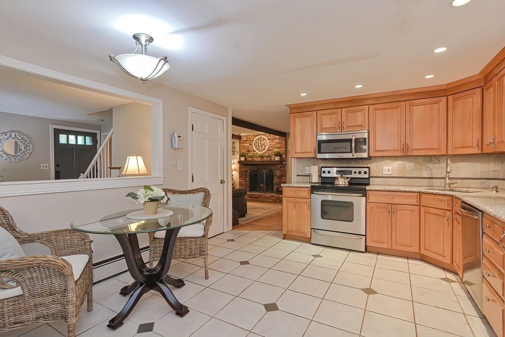18 Coach Road Walpole, MA 02081 - Photo 8 of 42 Gallery Image 8