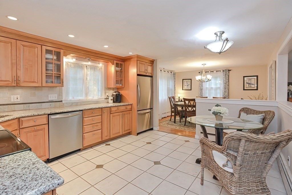 18 Coach Road Walpole, MA 02081 - Photo 10 of 42 Gallery Image 10