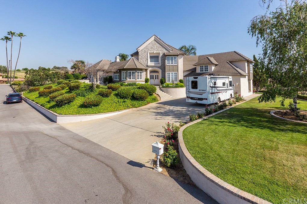 20 Panorama Drive Redlands, CA 92374 - Photo 3 of 55