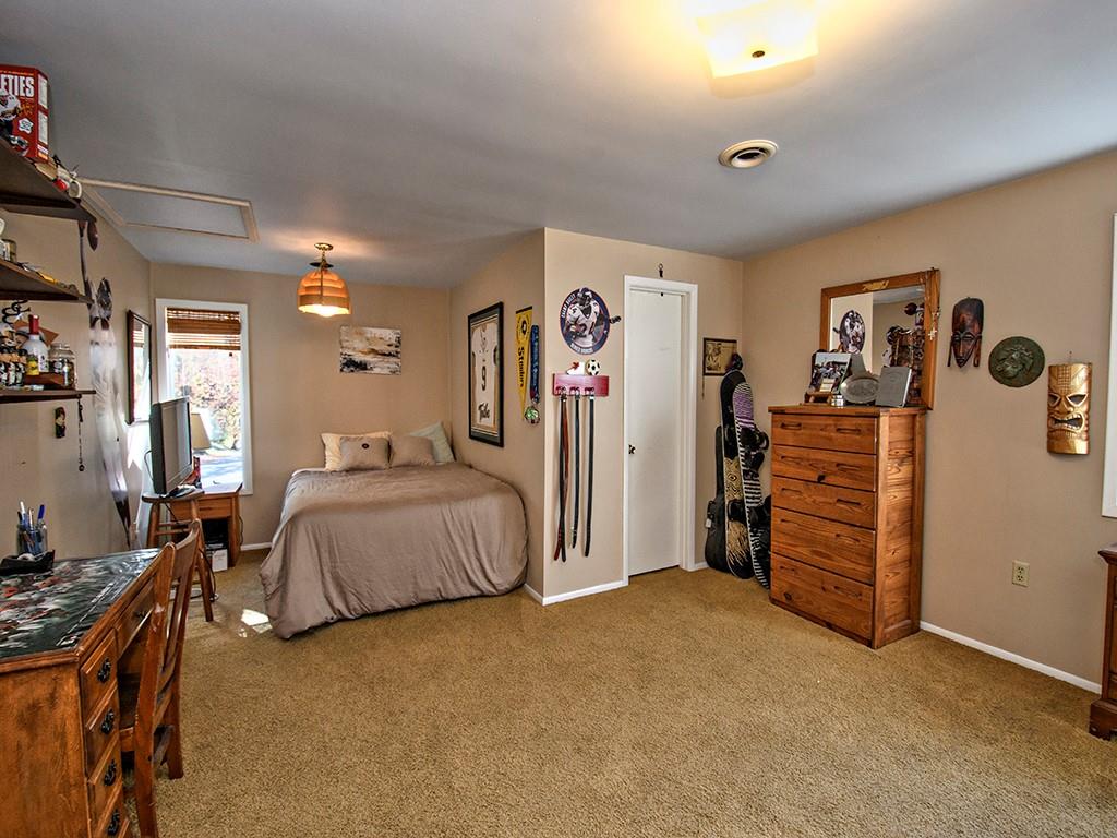 729 Pinoak Road Pittsburgh, PA 15243 - Photo 11 of 16 Gallery Image 11