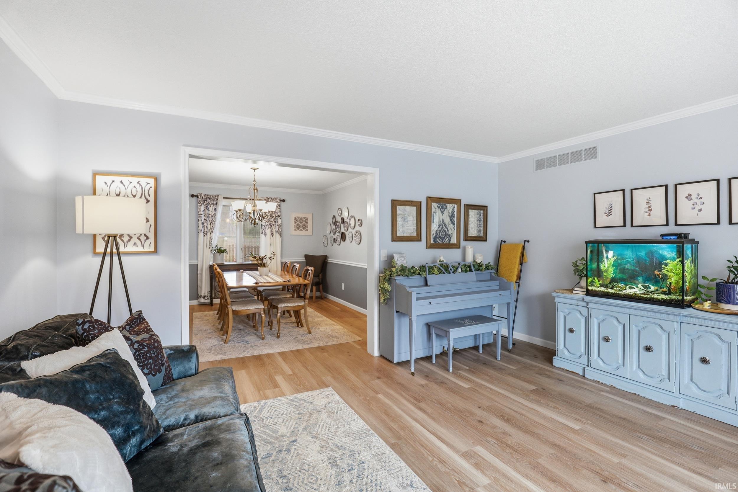 6021 Spring Pond Road Fort Wayne, IN 46845 - Photo 3 of 36