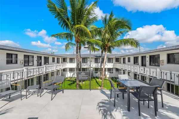 $2,200 | 1345 West 28th Street, Unit 6, Hialeah, FL 33010