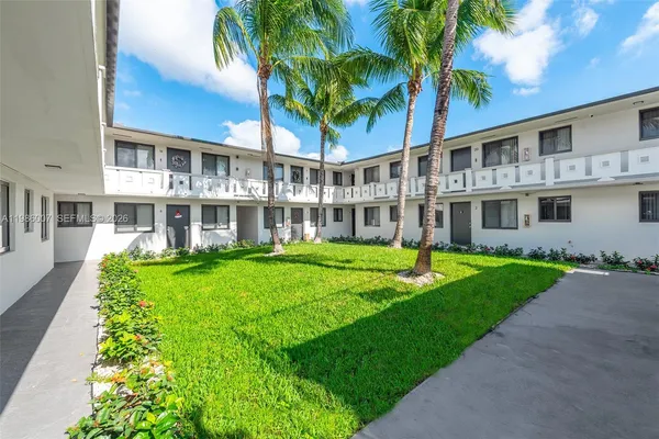 $2,200 | 1345 West 28th Street, Unit 6, Hialeah, FL 33010