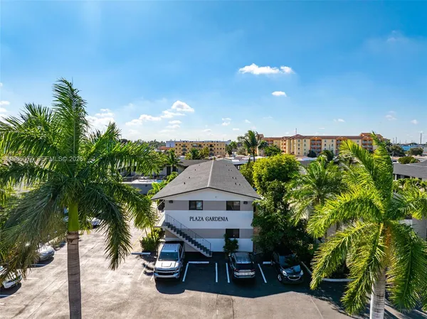 $2,200 | 1345 West 28th Street, Unit 6, Hialeah, FL 33010