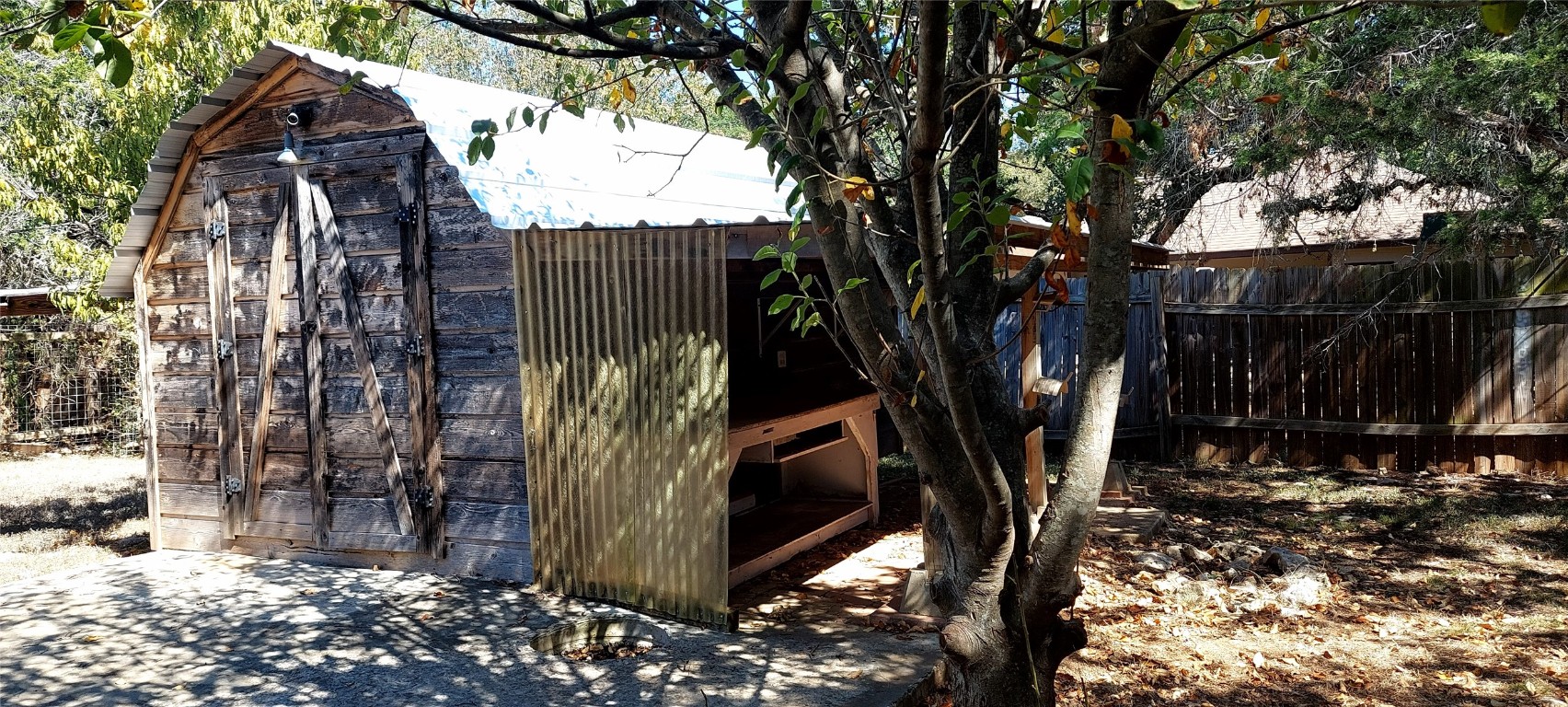 4 Memory Lane Wimberley, TX 78676 - Photo 18 of 20 a view of a backyard
