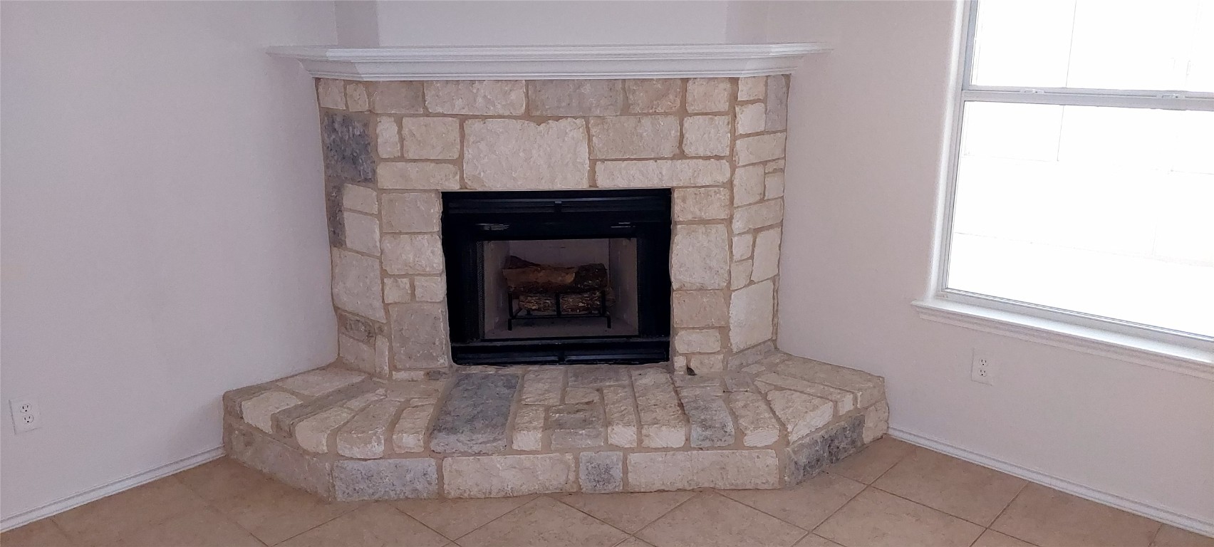 4 Memory Lane Wimberley, TX 78676 - Photo 8 of 20 a living room with a fireplace