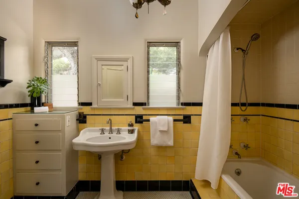 $2,525,000 | 2707 Hermosita Drive, Glendale, CA 91208