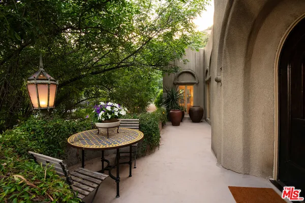 $2,525,000 | 2707 Hermosita Drive, Glendale, CA 91208