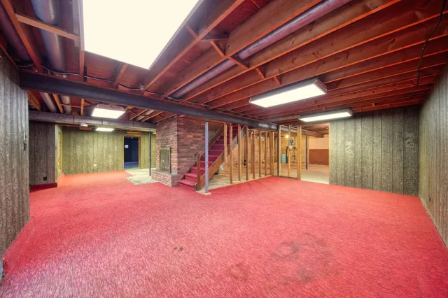 $359,000 | 385 Wood Hills Drive, Concord, MI 49237