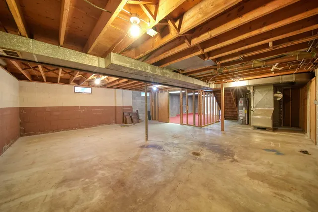 $359,000 | 385 Wood Hills Drive, Concord, MI 49237