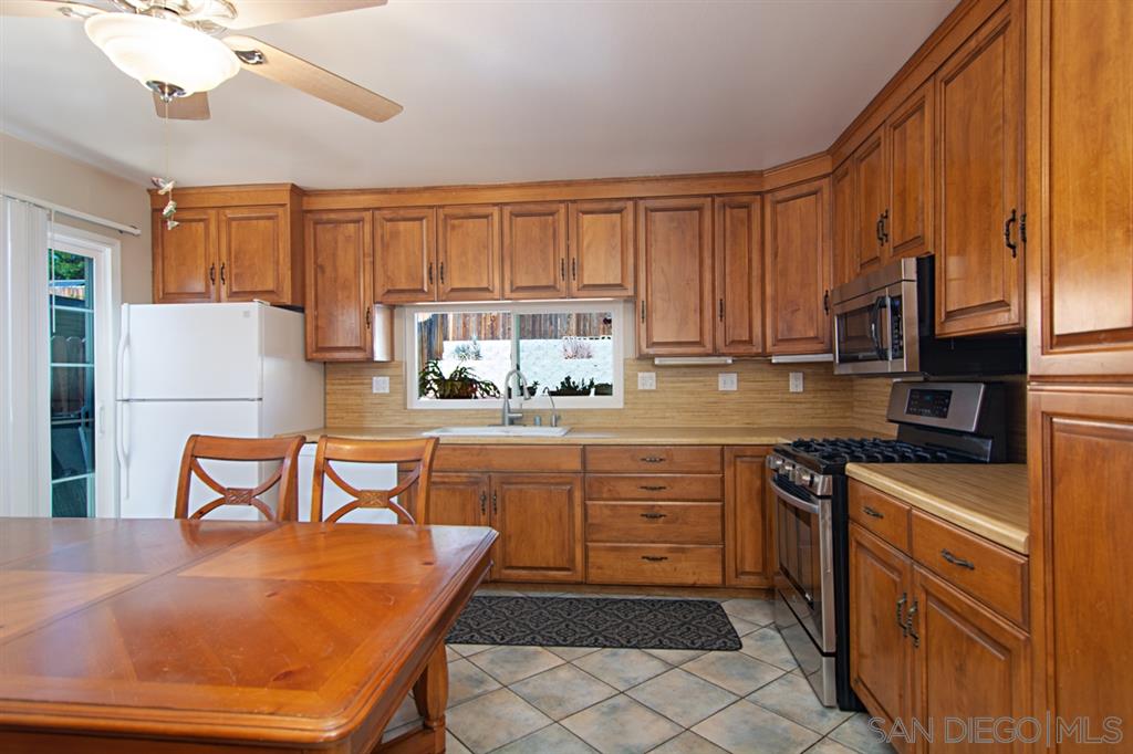 14514 Bowdoin Road Poway, CA 92064 - Photo 3 of 16