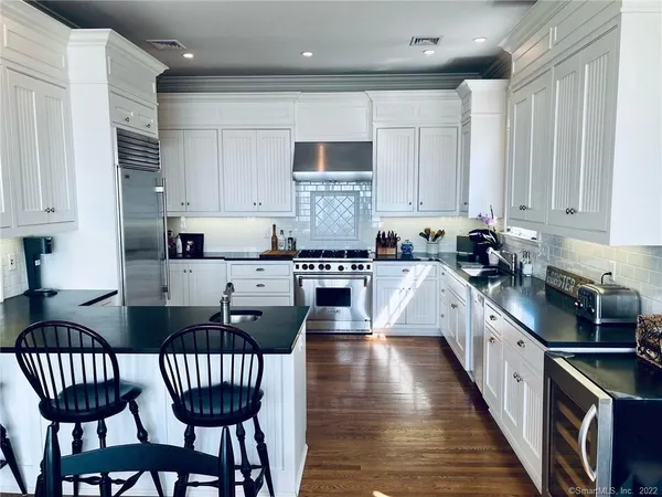 $25,000 | 50 Shorefront Park, Norwalk, CT 06854