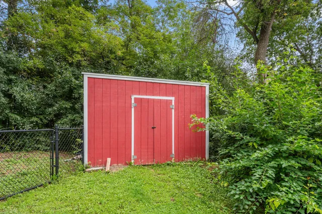 $299,000 | 6013 County Road 6, Independence, MN 55359