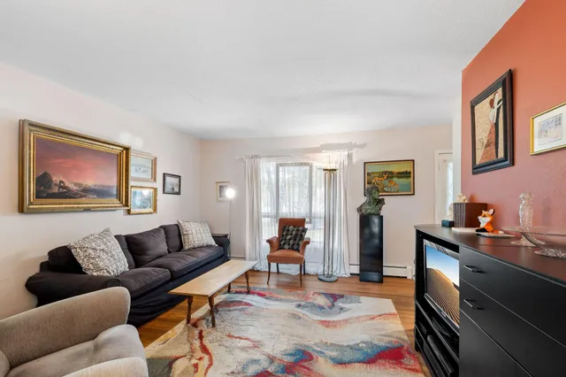 $299,000 | 6013 County Road 6, Independence, MN 55359