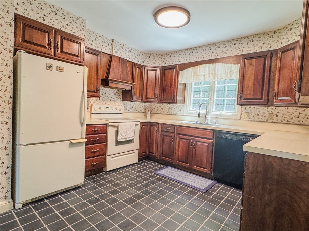 77 Old Turnpike Road Northfield, MA 01360 - Photo 9 of 35