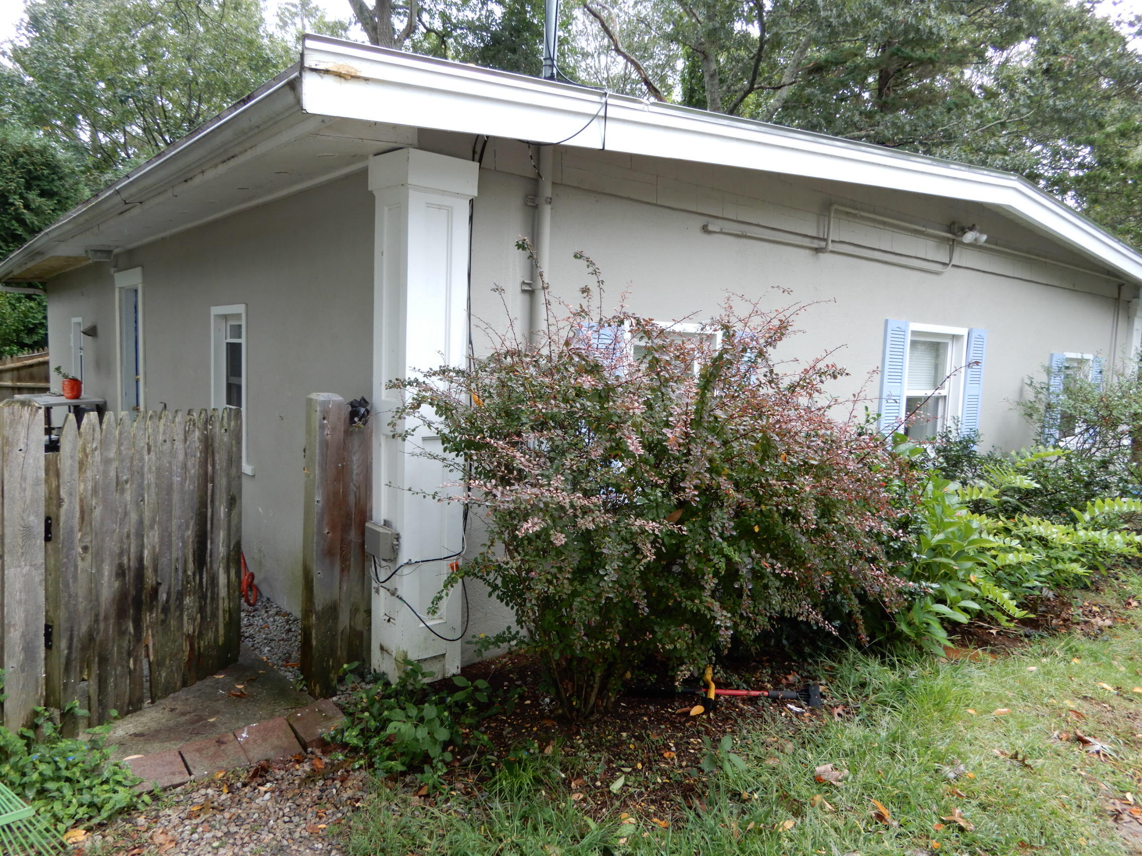 14 Bee Lane Centerville, MA 02632 - Photo 8 of 8 a backyard of a house with lots of green space