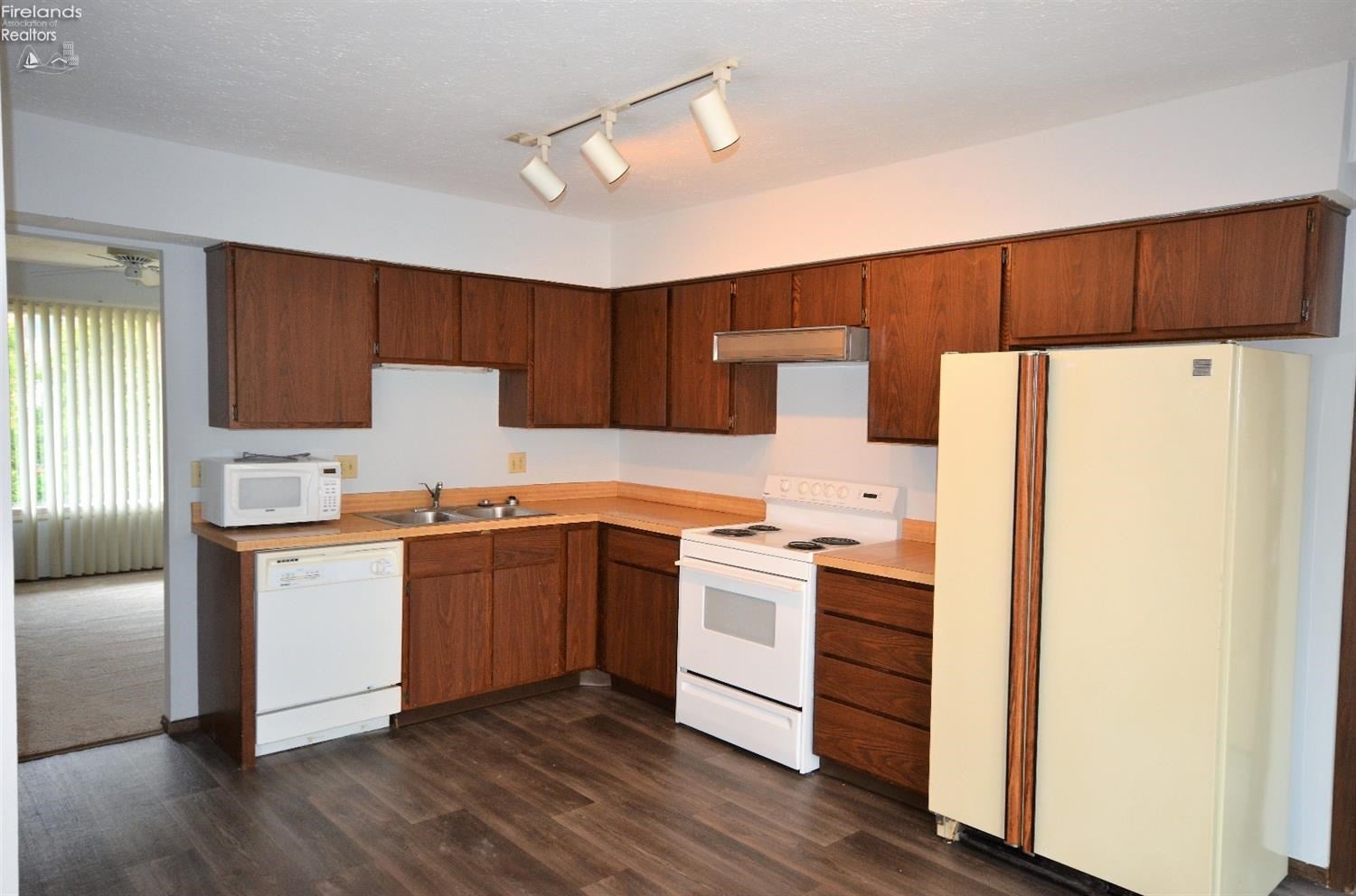 1361 Cleveland Road West Huron, OH 44839 - Photo 8 of 10 Gallery Image 8