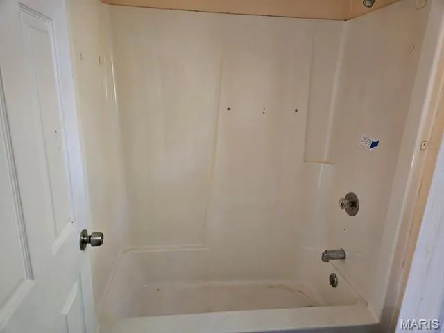 $79,900 | 9952 Noble Lane, St. Louis, MO 63136