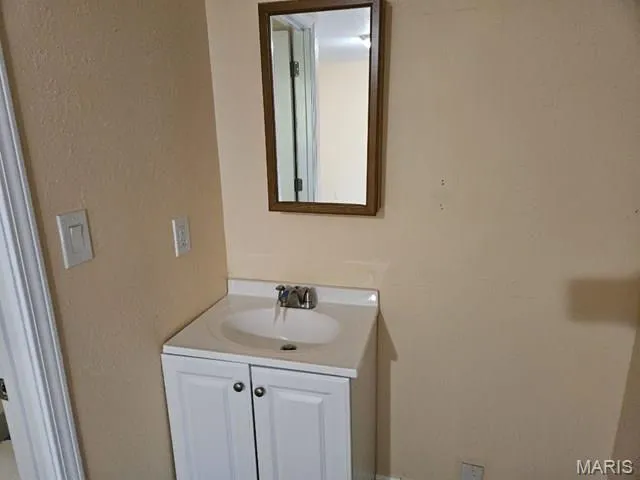 $79,900 | 9952 Noble Lane, St. Louis, MO 63136