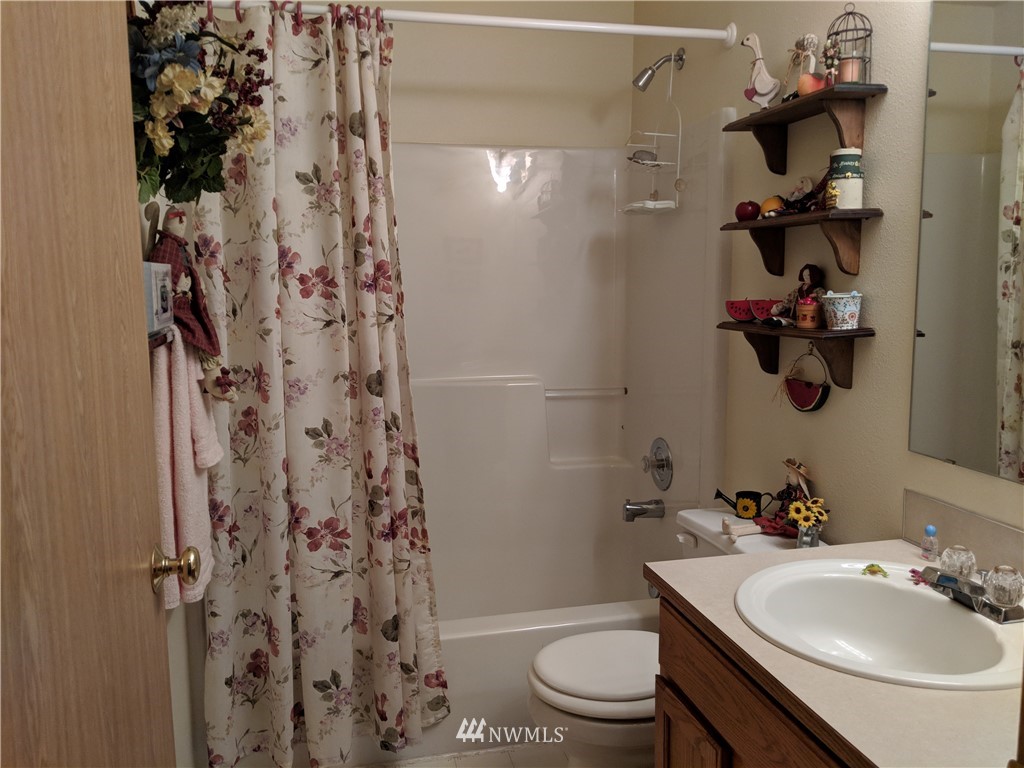 18428 Brandywine Court Southwest Rochester, WA 98579 - Photo 11 of 20