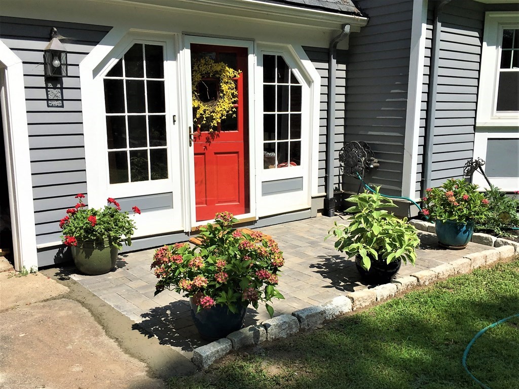 78 Claypit Hill Road Wayland, MA 01778 - Photo 3 of 42