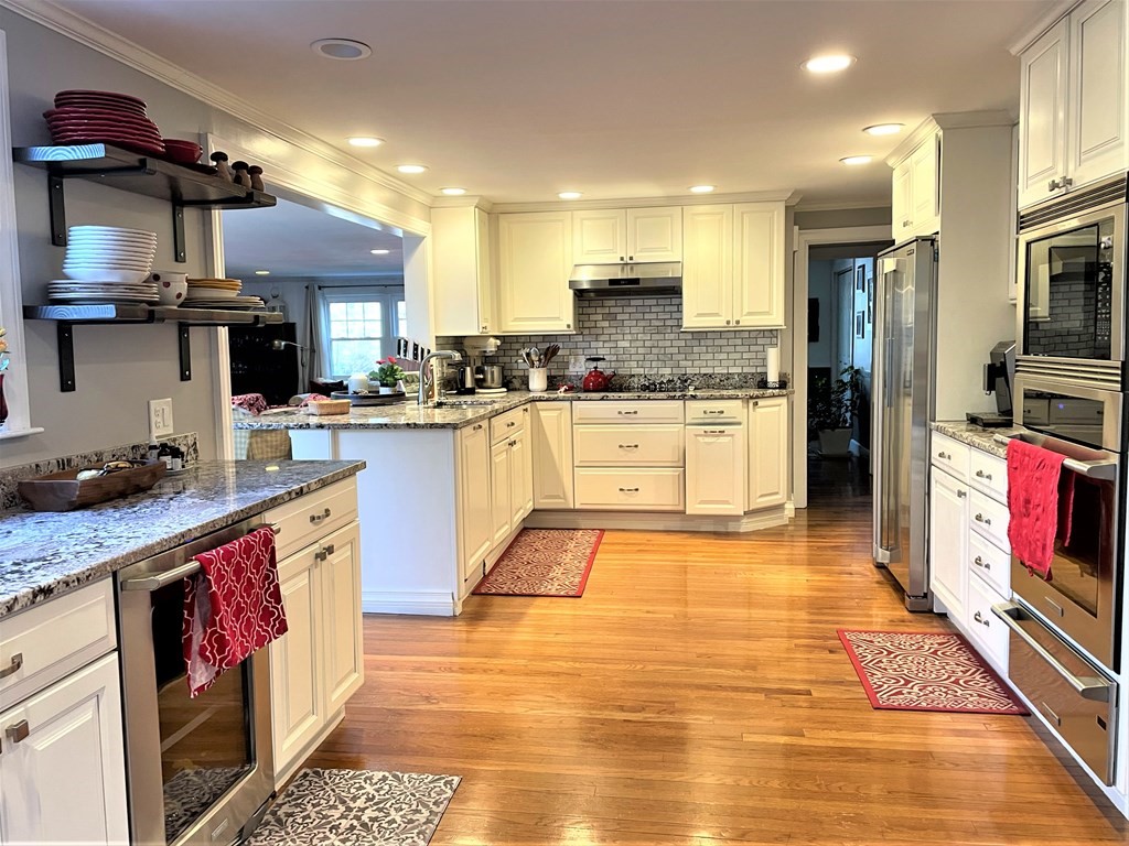 78 Claypit Hill Road Wayland, MA 01778 - Photo 10 of 42