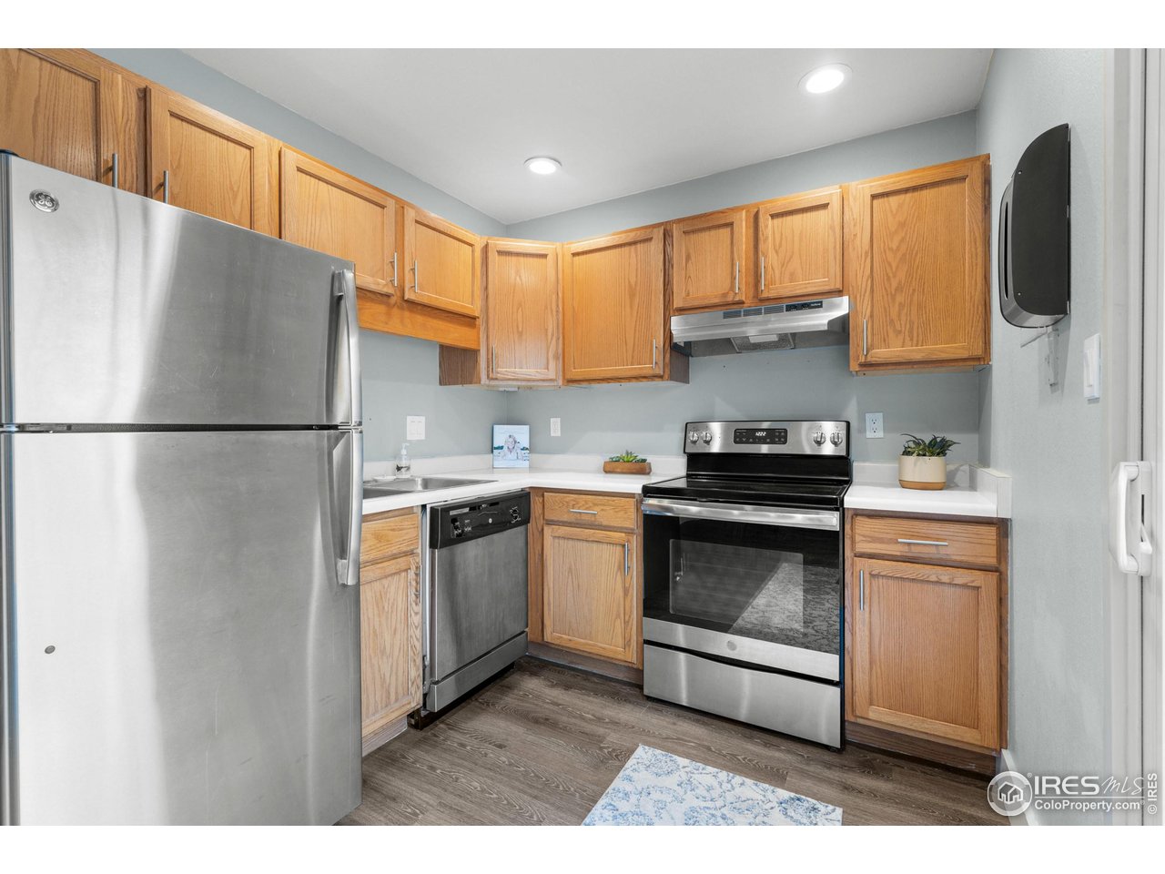 750 West Moorhead Circle, Unit A Boulder, CO 80305 - Photo 10 of 45 Stainless Steel Appliances