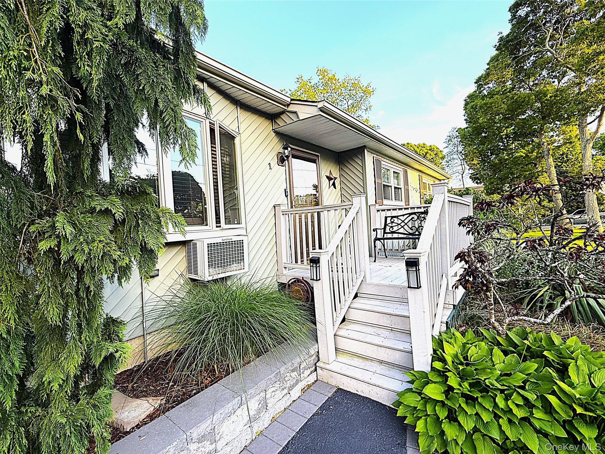 1 Heston Road Shirley, NY 11967 - Photo 7 of 32 Front Porch