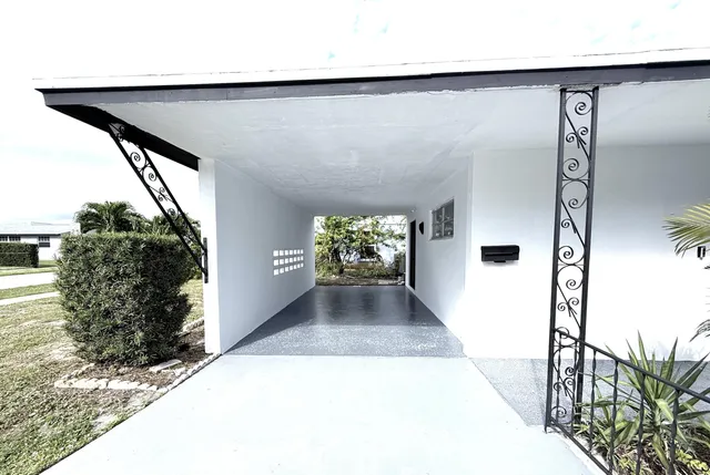 $3,300 | 210 West 23rd Street, Riviera Beach, FL 33404