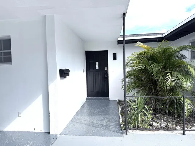 $3,300 | 210 West 23rd Street, Riviera Beach, FL 33404