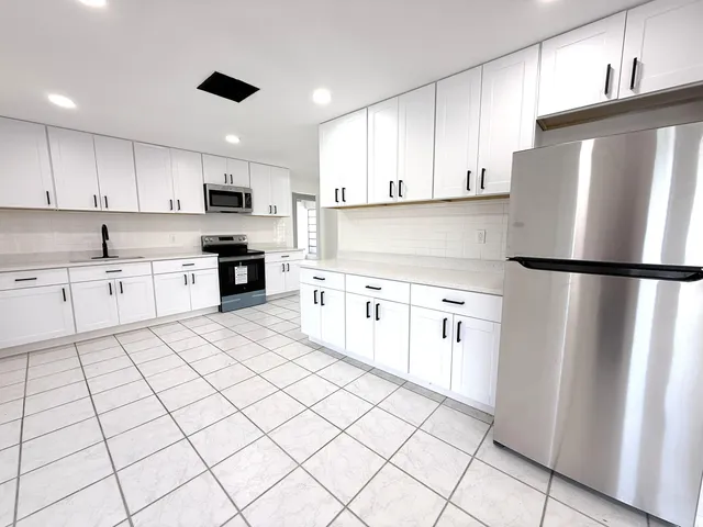 $3,300 | 210 West 23rd Street, Riviera Beach, FL 33404