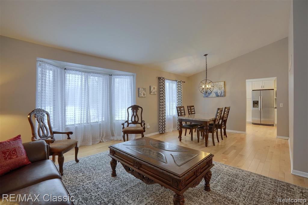 695 Plum Ridge Drive Rochester Hills, MI 48309 - Photo 13 of 38