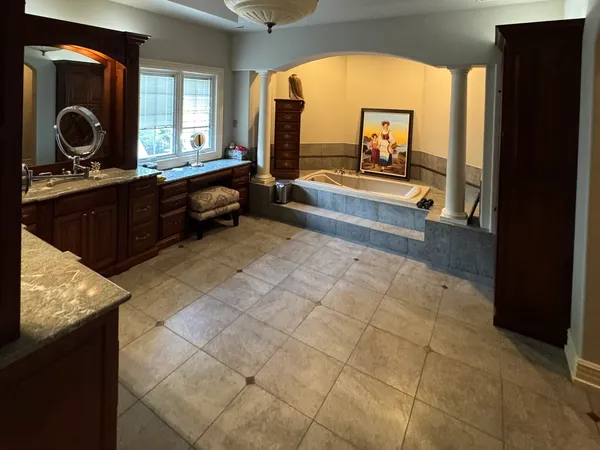 $2,449,999 | 16W122 91st Street, Burr Ridge, IL 60527