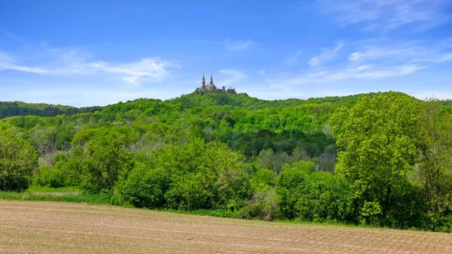 $1,150,000 | 5365 Highway 167, Erin, WI 53033