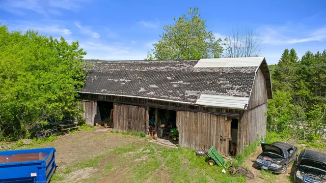 $1,150,000 | 5365 Highway 167, Erin, WI 53033