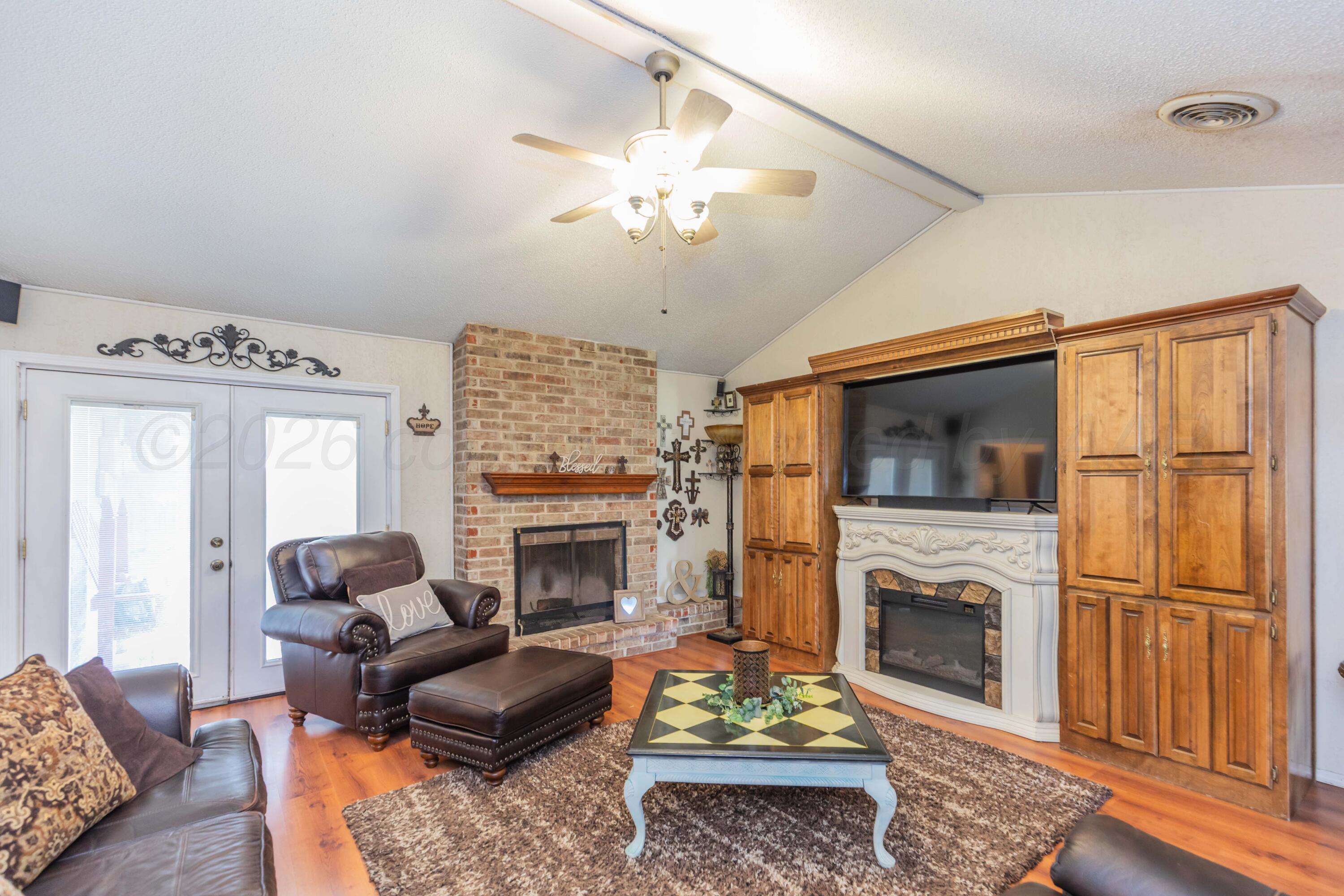 8135 Coronado Trail Amarillo, TX 79110 - Photo 5 of 38 LIVING ROOM VIEW 3