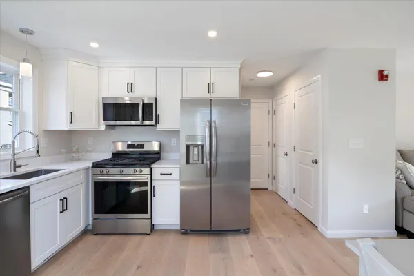$529,900 | 25 Regency Circle, Unit 1, Kittery, ME 03904