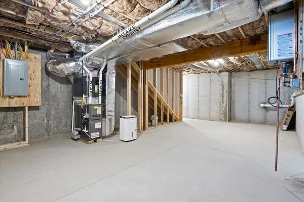 $529,900 | 25 Regency Circle, Unit 1, Kittery, ME 03904