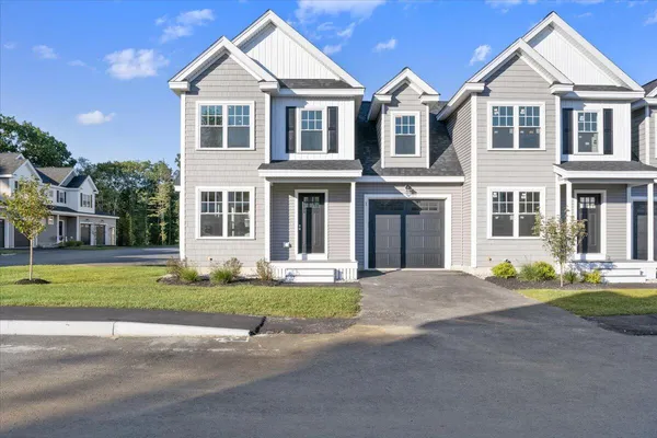 $529,900 | 25 Regency Circle, Unit 1, Kittery, ME 03904