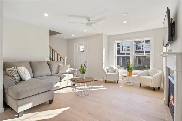 $529,900 | 25 Regency Circle, Unit 1, Kittery, ME 03904