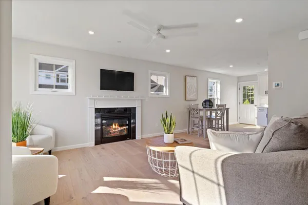 $529,900 | 25 Regency Circle, Unit 1, Kittery, ME 03904