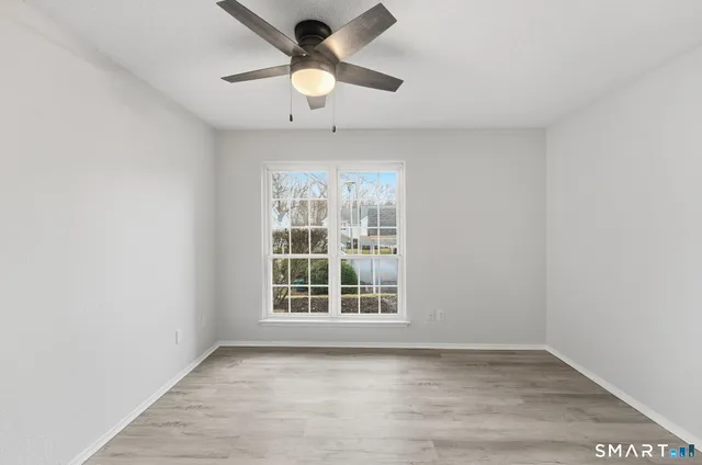 $229,900 | 75 Crown Knoll Court, Unit 103, Groton, CT 06340