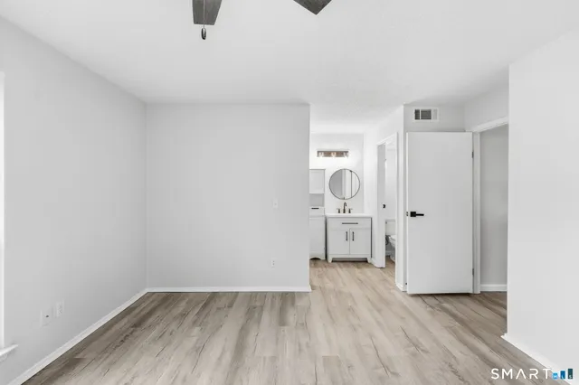 $229,900 | 75 Crown Knoll Court, Unit 103, Groton, CT 06340