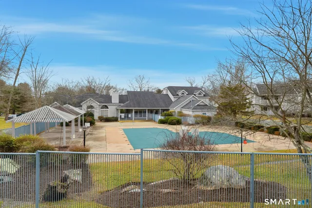 $229,900 | 75 Crown Knoll Court, Unit 103, Groton, CT 06340