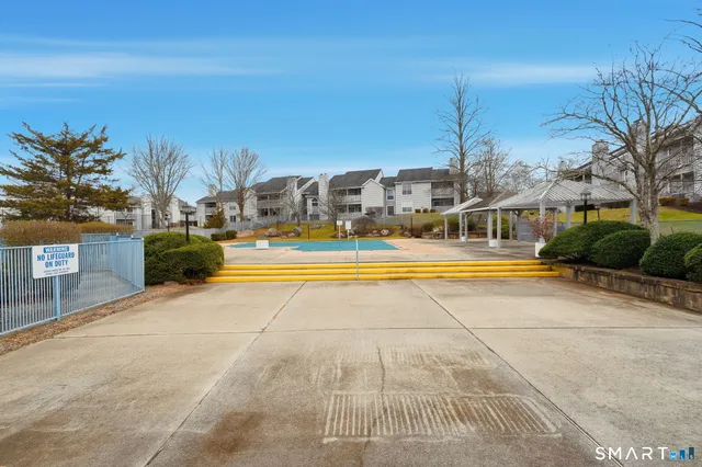 $229,900 | 75 Crown Knoll Court, Unit 103, Groton, CT 06340