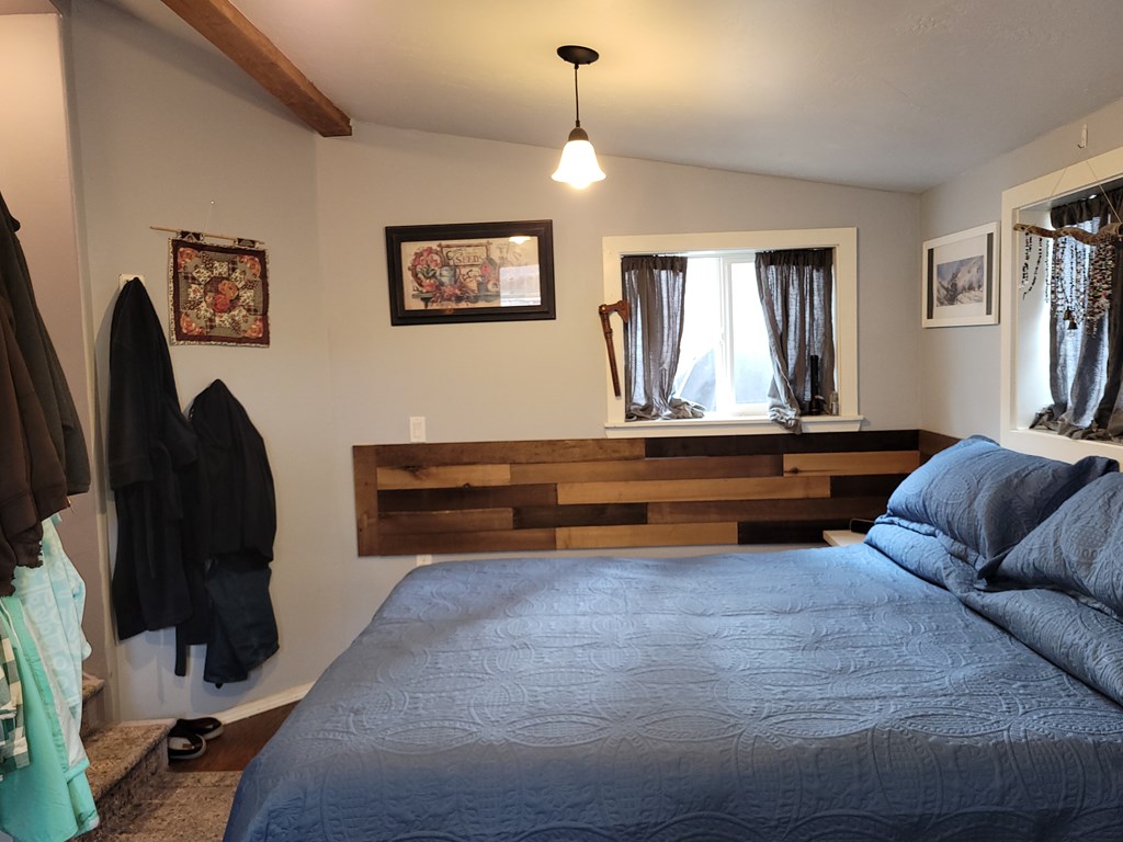 12 D Street Cascade, ID 83611 - Photo 18 of 24 Main bedroom