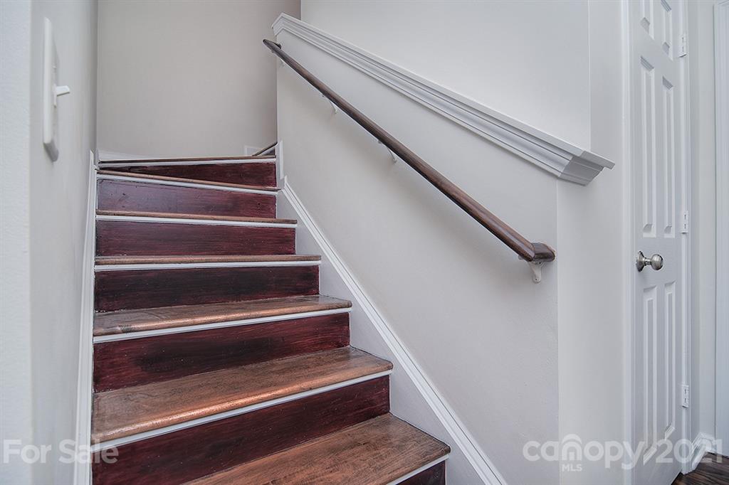 610 Raphael Place Charlotte, NC 28205 - Photo 20 of 27 a view of entryway