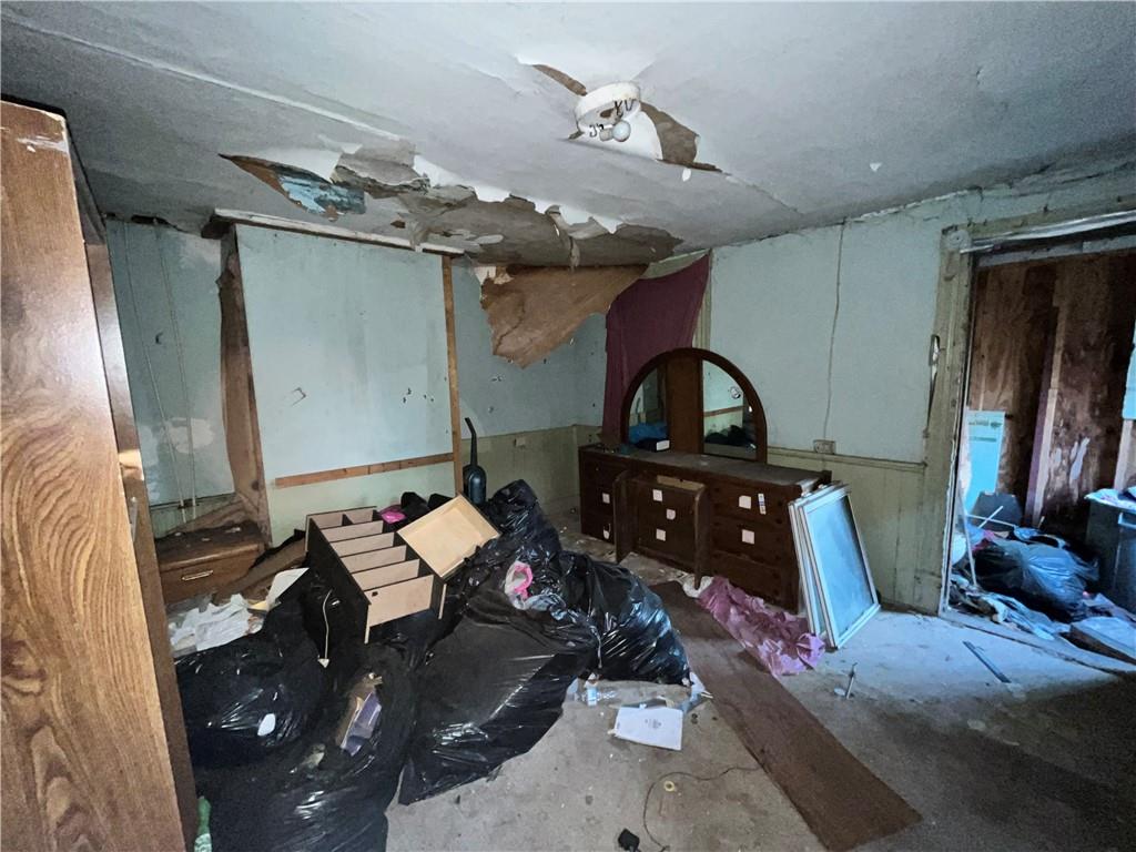 1515 Ridge Avenue Braddock, PA 15104 - Photo 10 of 12 a living room with furniture